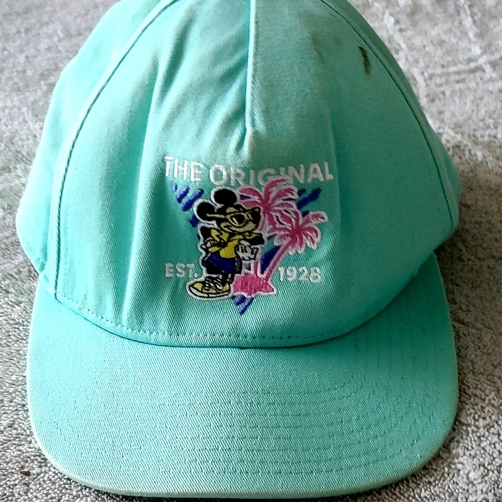 Mickey Mouse Vans/Disney Turquoise Baseball Cap 90th ANNIVERSARY snapback.
